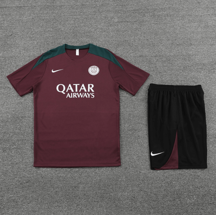 Conjunto de Treino PSG Camisa Vinho+ Bermuda Preto 2024/25 Conjunto de Treino PSG Camisa Vinho+ Bermuda Preto 2024/25