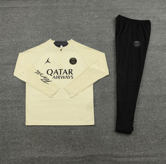 Conjunto de Treino PSG Jaqueta+Calça Bege/Preta 2023/24 Conjunto de Treino PSG Jaqueta+Calça Bege/Preta 2023/24