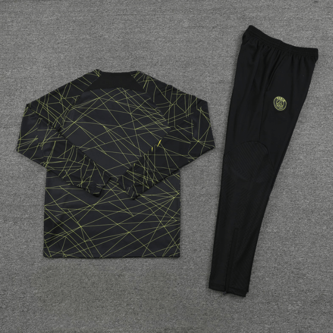 Conjunto de Treino PSG Jaqueta + Calça Preta/Amarela 2022/23 Conjunto de Treino PSG Jaqueta + Calça Preta/Amarela 2022/23