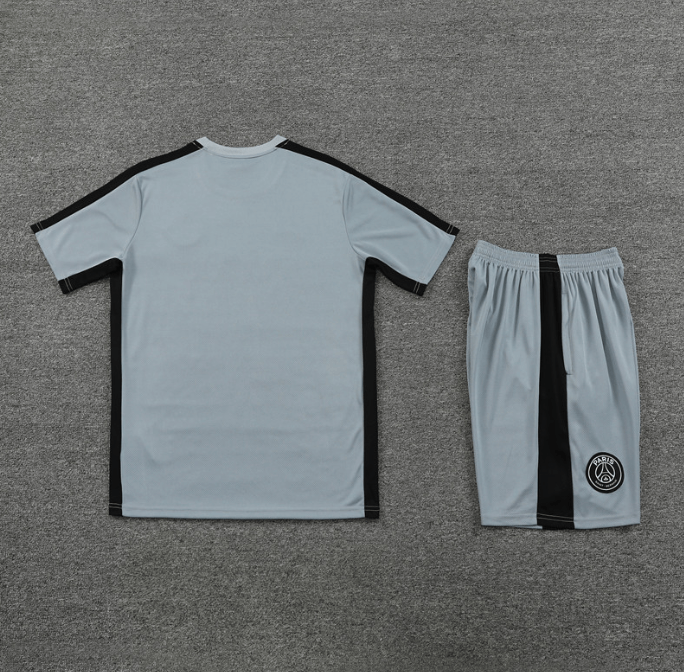 Conjunto de Treino PSG Camisa + Bermuda Cinza 2023/24 Conjunto de Treino PSG Camisa + Bermuda Cinza 2023/24
