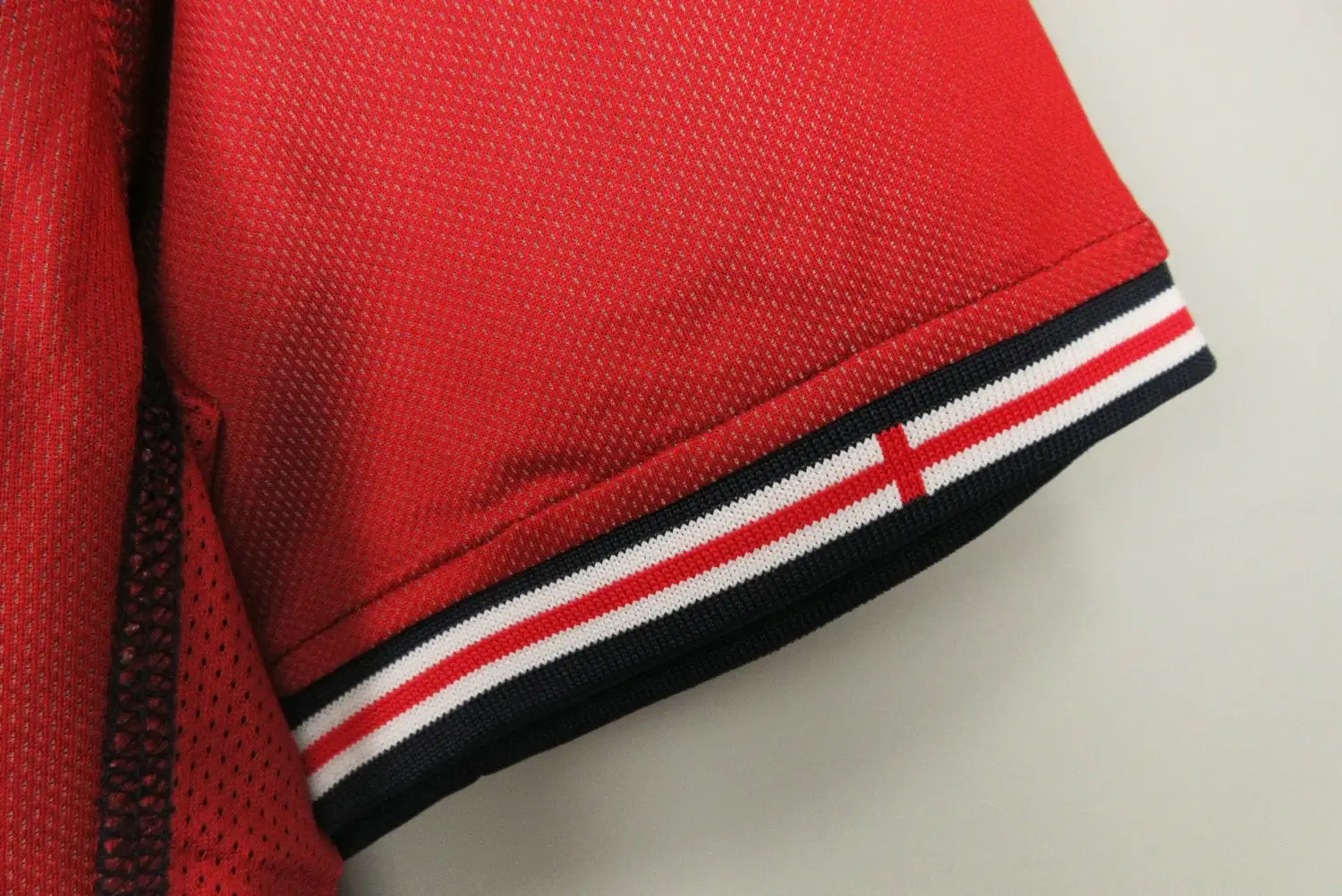 camisa-ii-inglaterra-vermelha-away-2002-versao-retro-4 (1) Camisa Inglaterra Vermelha II Away 2002 Masculina