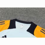 camisa-Real-madrid-treino-azul-amarela-2024-25-masculina-1-1