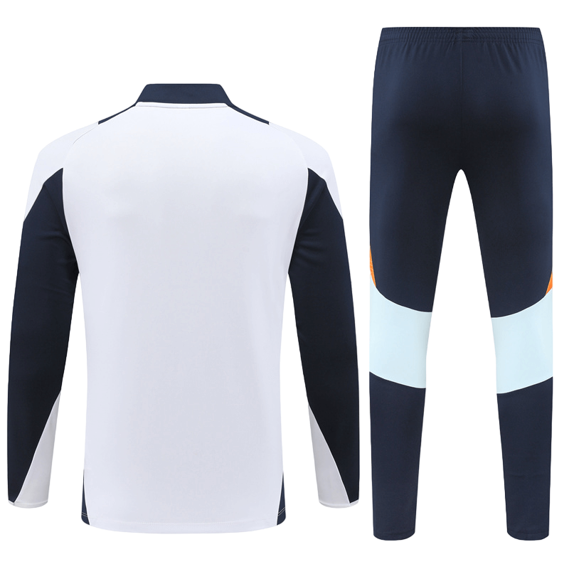 conjunto-treino-real-madrid-branca-azul-2024-25-calca-jaqueta (3) Conjunto de Treino Real Madrid Branca/Azul 2023/24 Jaqueta e Calça