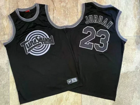 Regata NBA TuneSquad SpaceJam Preta Jordan #23