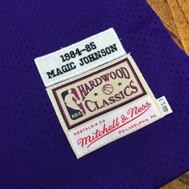 regata-mitchell-ness-los-angeles-lakers-2000-retro-johnson-32-6 Regata NBA Mitchell & Ness Lakers 2000 Roxo Johnson #32