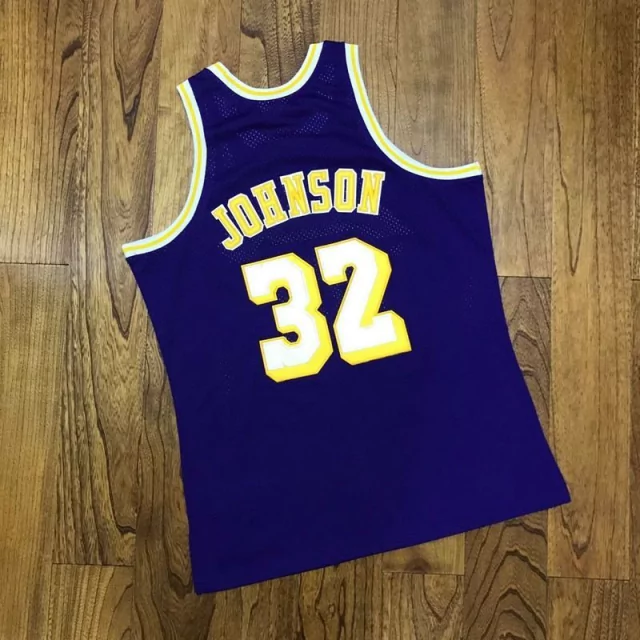 regata-mitchell-ness-los-angeles-lakers-2000-retro-johnson-32-9 Regata NBA Mitchell & Ness Lakers 2000 Roxo Johnson #32