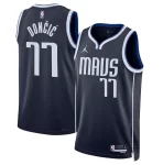 regata-nba-nike-swingman-dallas-mavericks-statement-edition-doncic-77-1024-1024