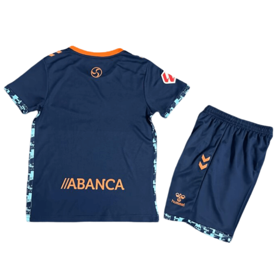 Kit Infantil Celta de Vigo Azul Escura Home I 2024/25 Unissex Kit Infantil Celta de Vigo Azul Escura Home I 2024/25 Unissex