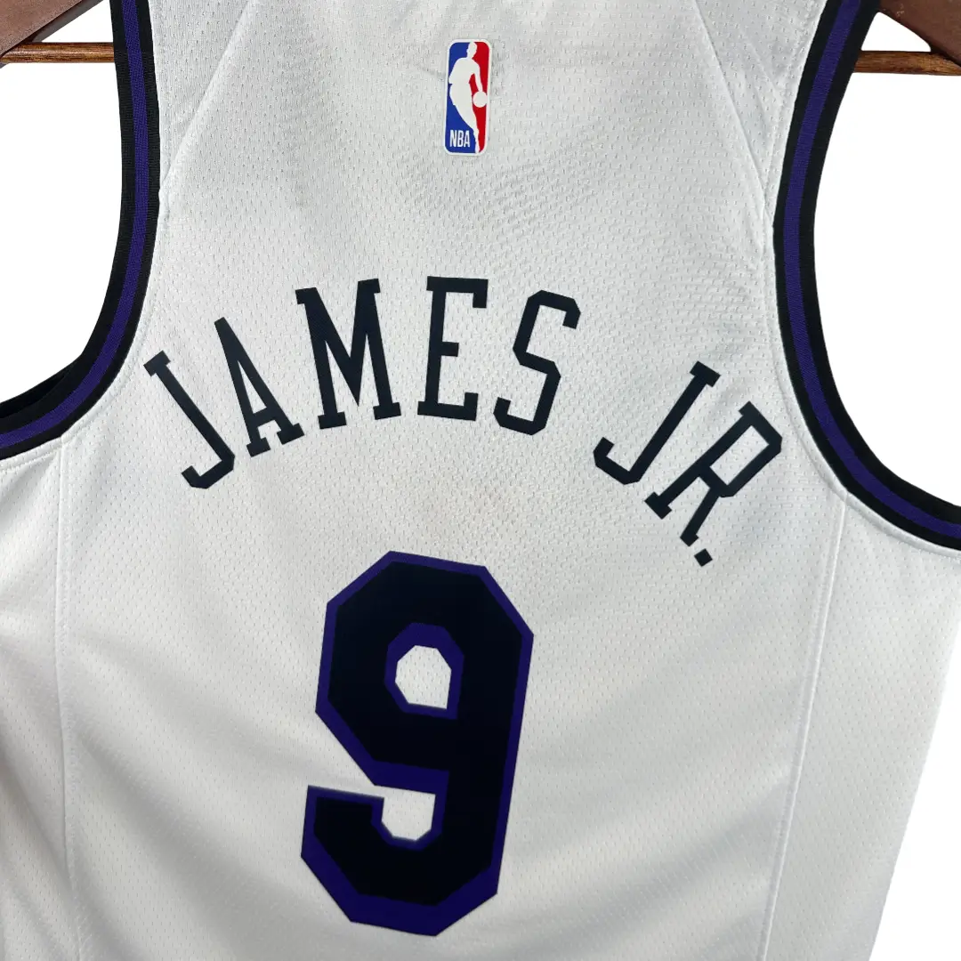 regata-nba-city-swingman-los-angeles-lakers-branca-22-23-james-jr-9--1 Regata NBA City Swingman Los Angeles Lakers Branca 22-23 James Jr. #9