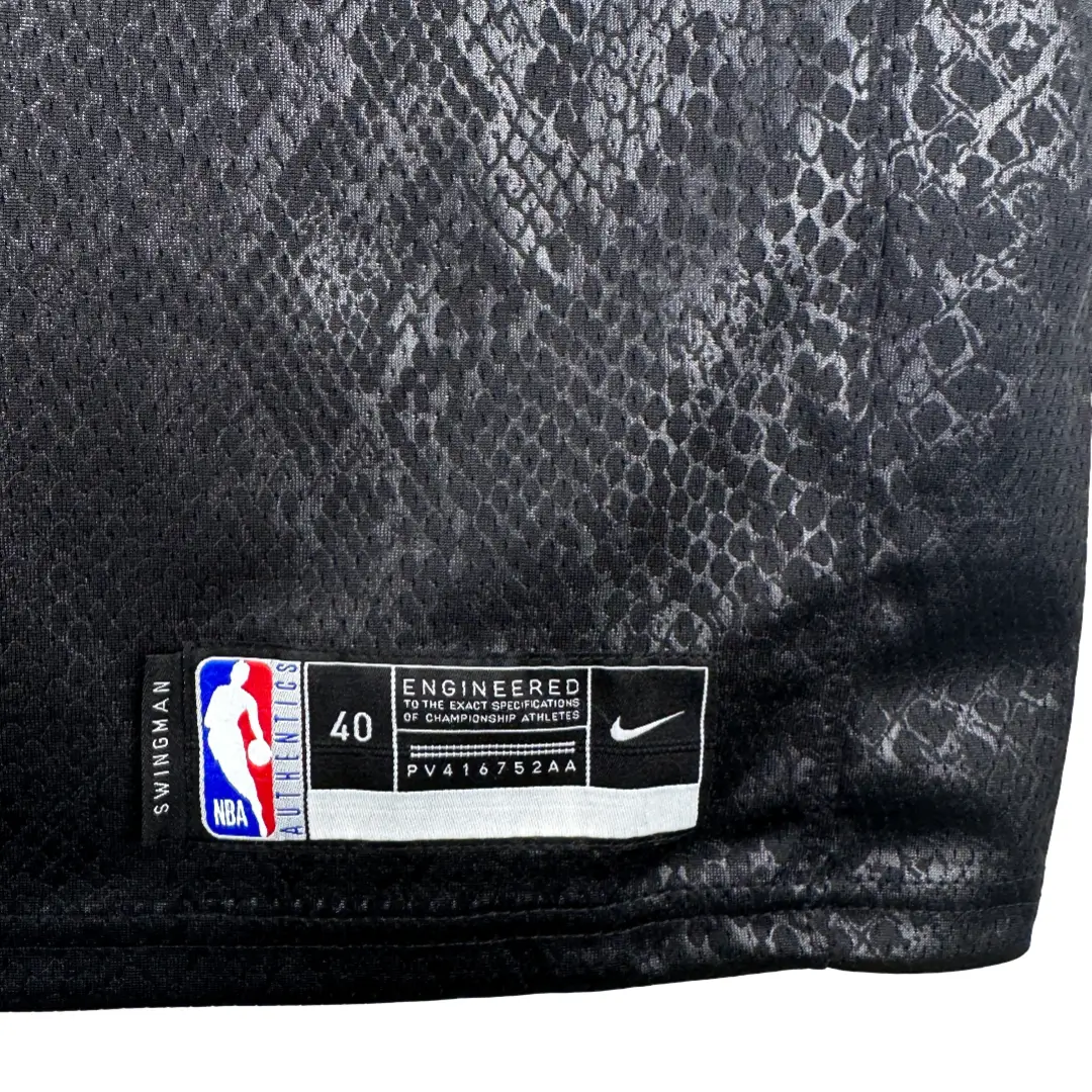 regata-nba-mamba-swingman-los-angeles-lakers-preta-22-23-james-jr-9-1 Regata NBA Mamba Swingman Los Angeles Lakers Preta 22-23 James Jr. #9