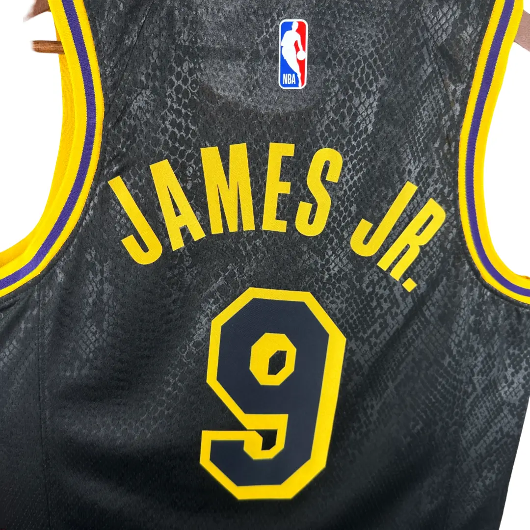 regata-nba-mamba-swingman-los-angeles-lakers-preta-22-23-james-jr-9-2 Regata NBA Mamba Swingman Los Angeles Lakers Preta 22-23 James Jr. #9