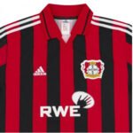 camisa-bayer-leverkusen-home-vermelha-pogatetz-24-2001-02-masculina