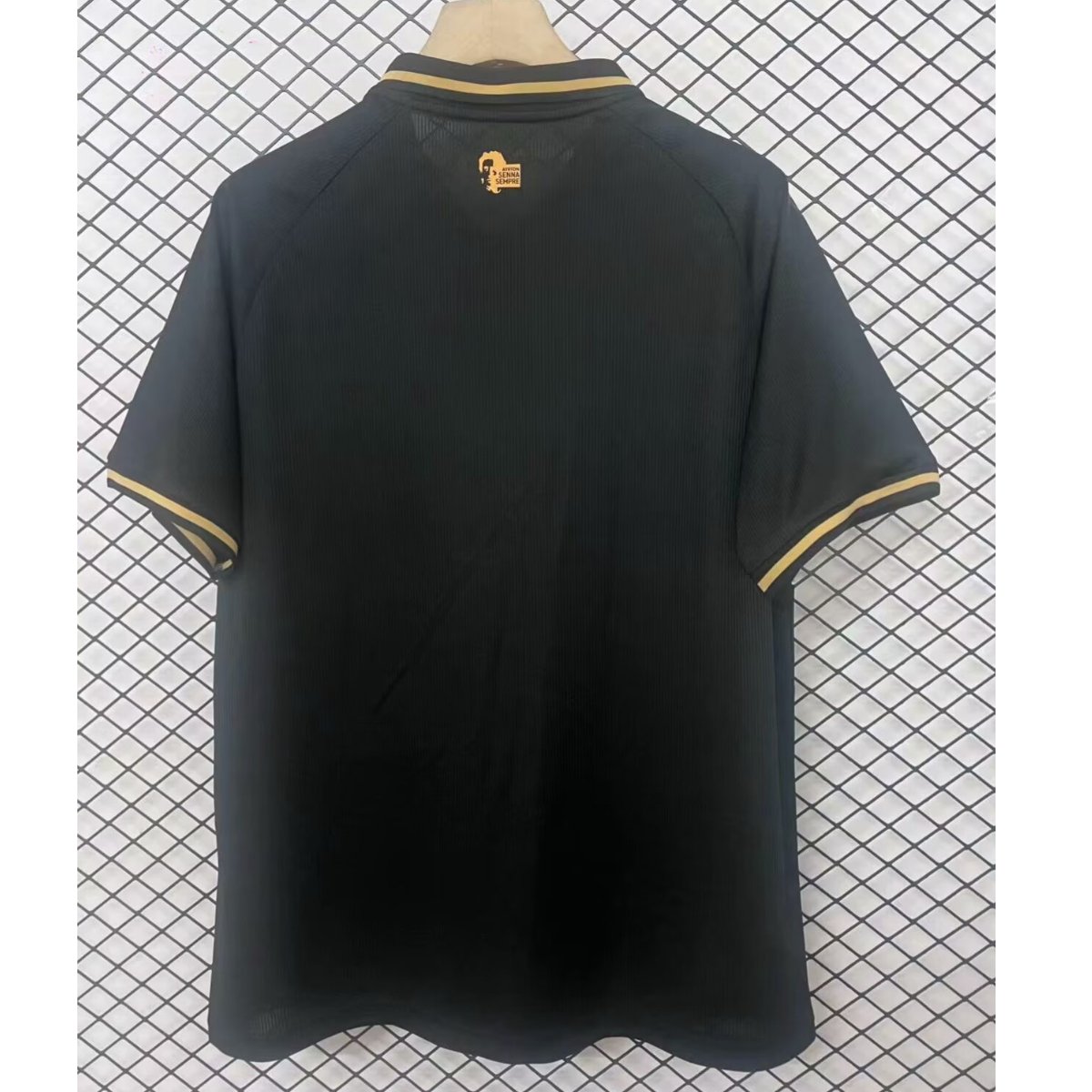 camisa-estoril-praia-ayrton-senna-preta-polo-2025-1 Camisa Estoril Praia Ayrton Senna Preta Polo 2025 Masculina