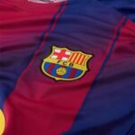 camisa-barcelona-fc-azul-vermelha-2025-26-home-i-masculina