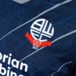 camisa-bolton-wanderers-azul-2025-26-away-masculina