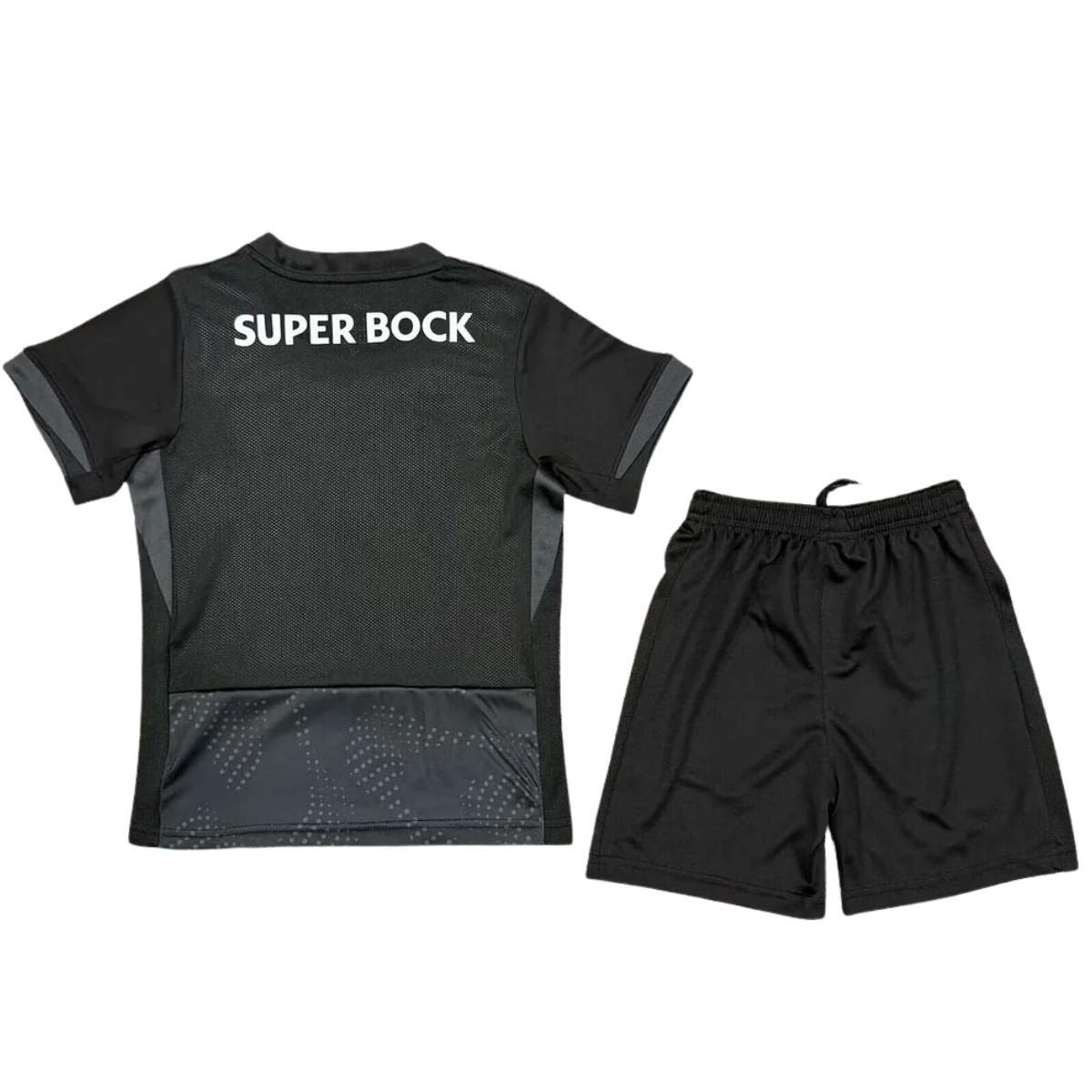 Kit-infantil-Lisbon-Preto-25-26-Away-Unissex (2) Kit Infantil Sporting CP Preta 2025/26 Away Unissex