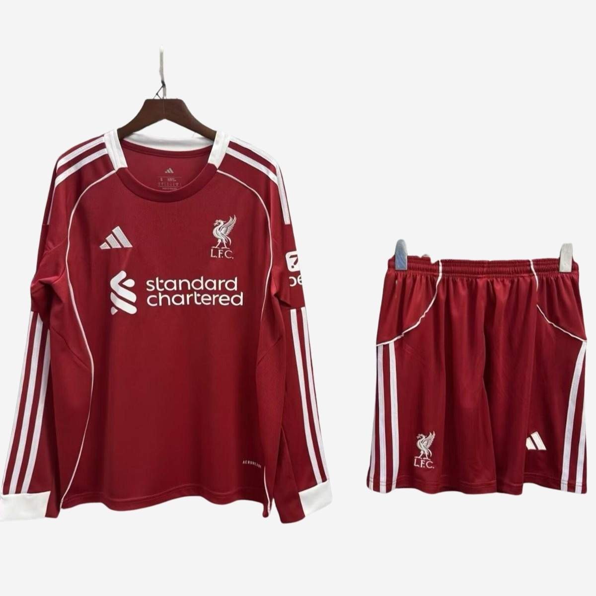 Kit-infantil-Liverpool-bege-2025-26-away-manga-longa (2) Kit Infantil Liverpool Vermelha 2025/26 Home Manga Longa