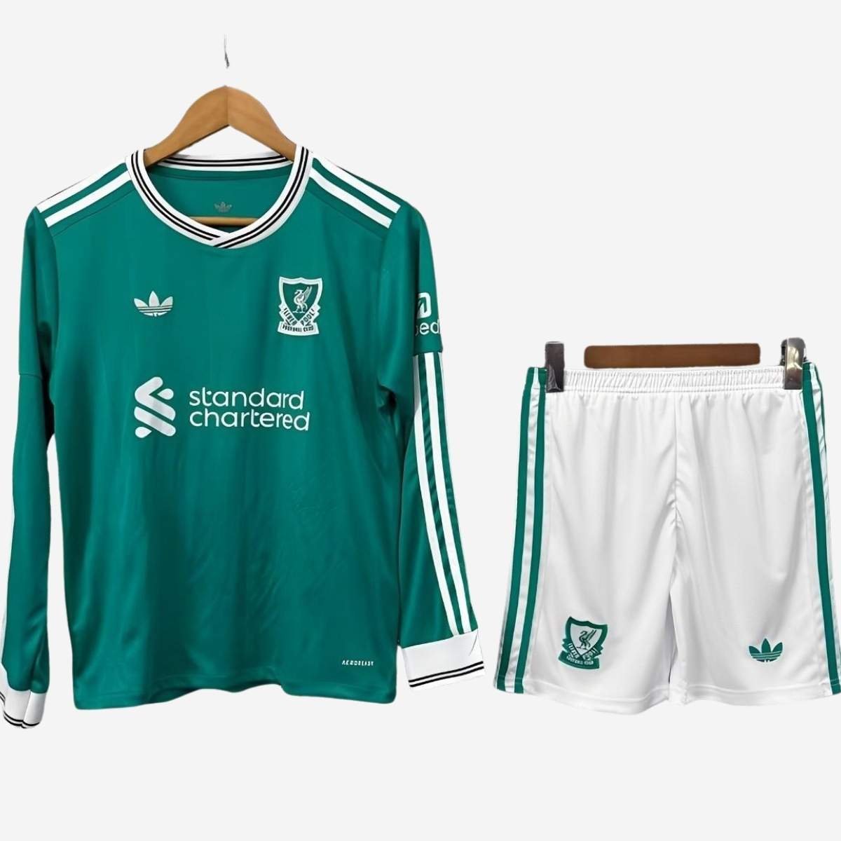Kit-infantil-Liverpool-verde-2025-26-third-manga-longa Kit Infantil Liverpool Verde 2025/26 Home Manga Longa