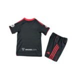 Kit-infantil-Sevilla-Preto-e-Vermelho-2025-26-Third-Unissex (1)