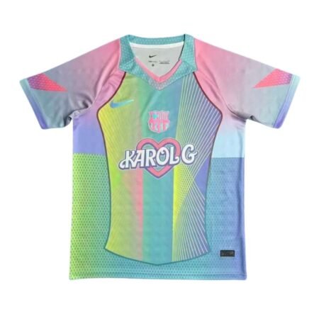Camisa Barcelona Karol G Verde/Azul/Rosa 2025/26 Especial Masculina