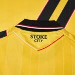 camisa-stoke-city-amarelo-2025-26-third-masculina