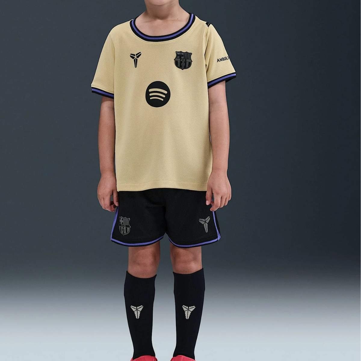 kit-infantil-barcelona-bege-2025-26-away-ii-unissex (2) Kit Infantil Barcelona Bege 2025/26 Away II Unissex