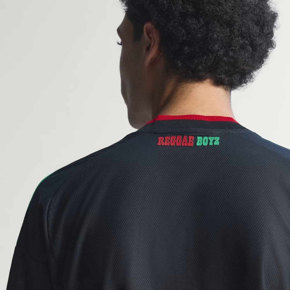 camisa-jamaica-26-x-bob-marley-preta-2026-27-away-ii-masculina (3) Camisa Jamaica X Bob Marley Preta 2026/27 Away II Masculina