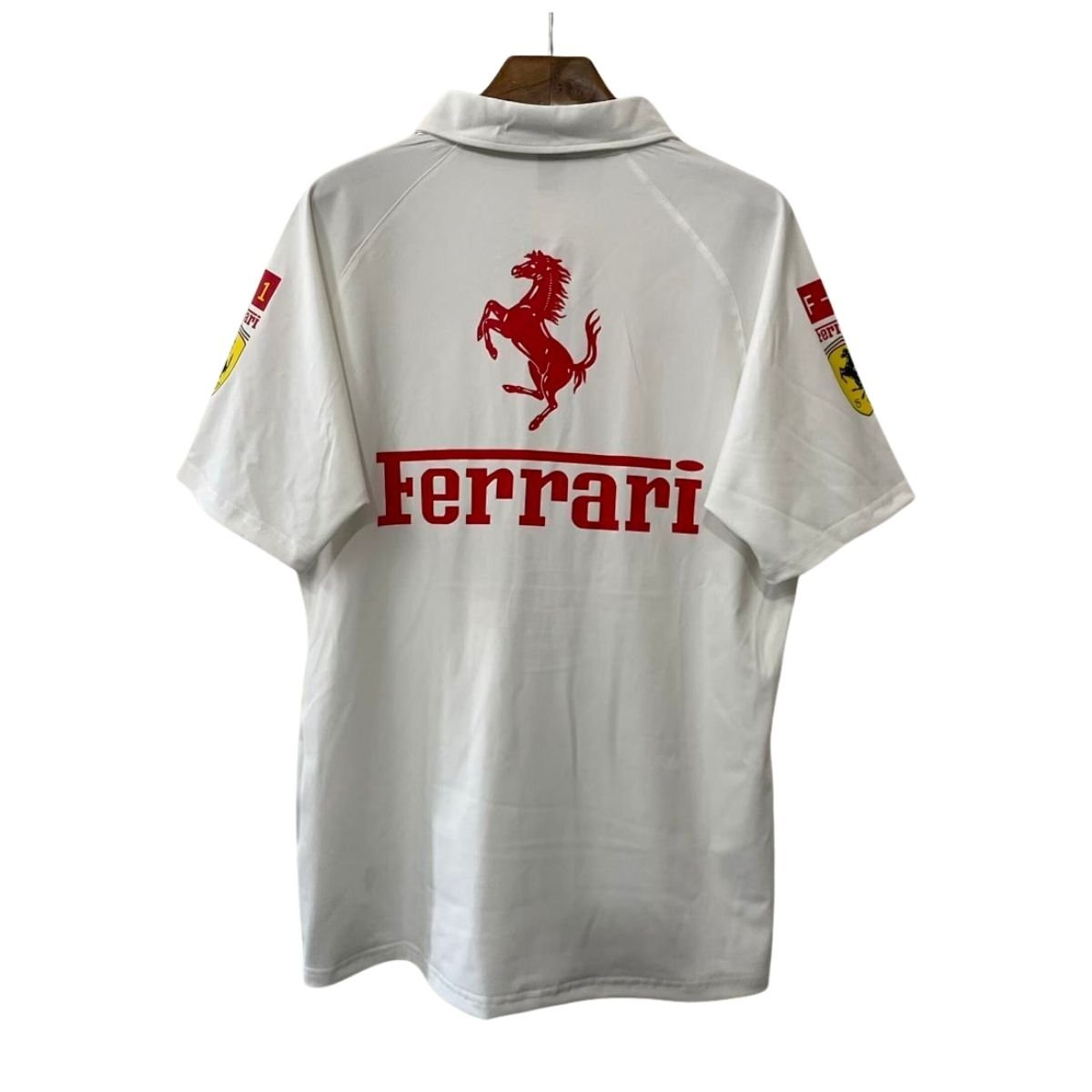 camisa-scudeira-ferrari-fi-polo-branca-2025-masculina (1) Camisa Scuderia Ferrari Team F1 Branca 2025/26 Polo Masculina