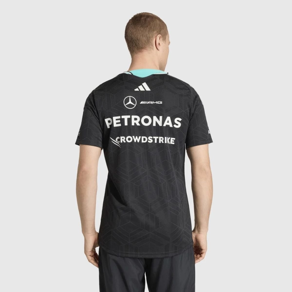 camisa-mercedes-amg-benz-preta-f1-2026-27-authentic-masculina-adidas (2) Camisa Mercerdes Benz AMG F1 Preta 2026/27 Team Authenctic Masculina