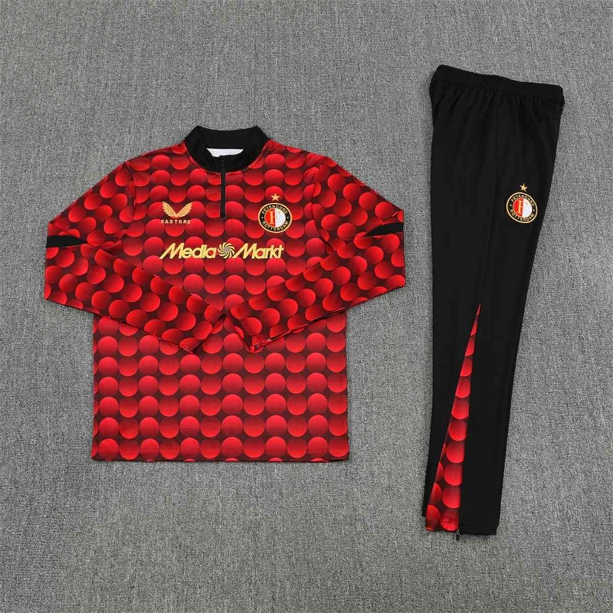 kit-treino-Feyenoord-Castore-2025-26-vermelho-preto-masculino (2) Conjunto Treino Feyenoord Calça e Jaqueta Vermelha 2025/26 Masculina