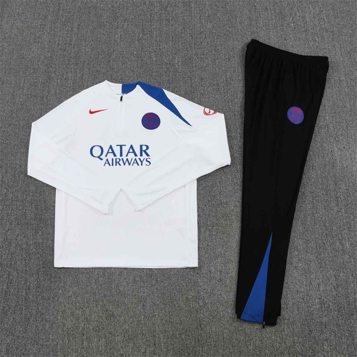 kit-treino-Paris-Saint-Germain-2025-26-branco-preto-masculino (3) Conjunto Treino PSG Calça e Jaqueta Branca/Preto 2025/26 Jogador