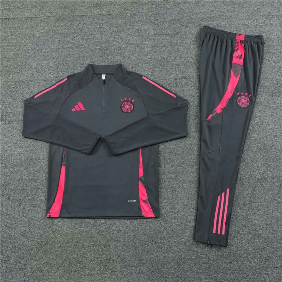 kit-treino-alemanha-2024-25-cinza-escuro-masculino (2) Conjunto Treino Alemanha Calça e Jaqueta Cinza 2024/25 Masculina