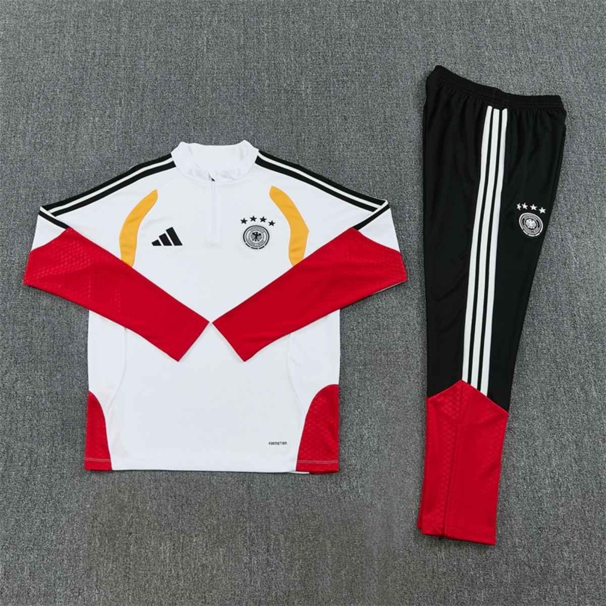 kit-treino-alemanha-2026-27-branco-preto-vermelho-masculino (3) Conjunto Treino Alemanha Calça e Jaqueta Branco 2026/27 Masculina