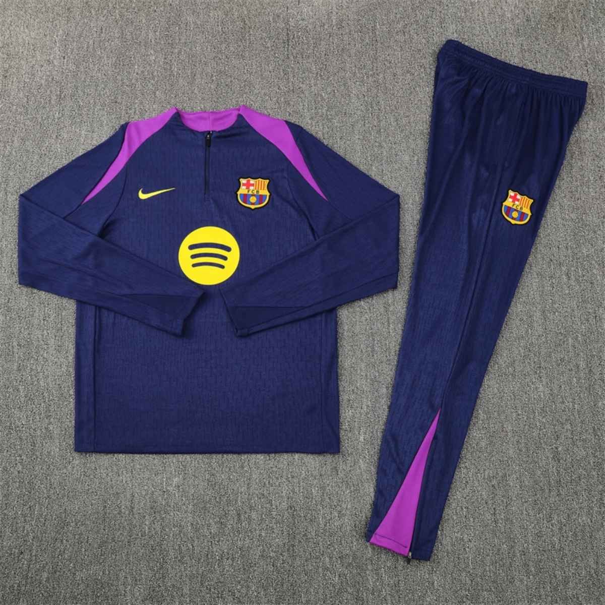 kit-treino-barcelona-2025-26-azul-masculino (3) Conjunto Treino Barcelona Calça e Jaqueta 2025/26 Roxo Escuro Masculina