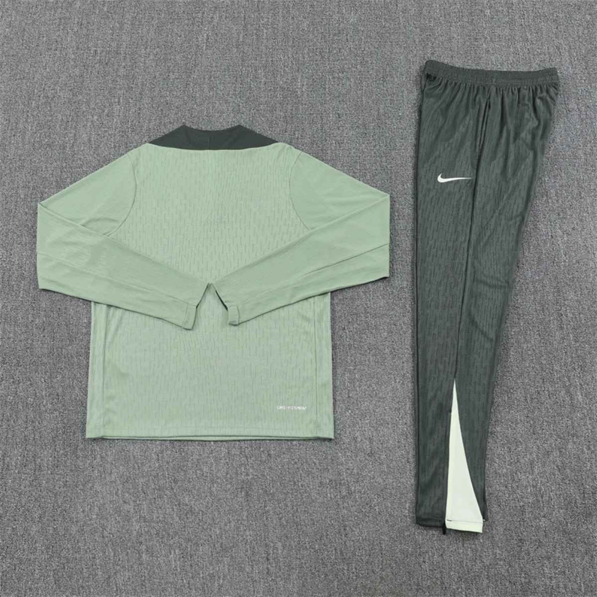 kit-treino-chelsea-2025-26-verde-masculino (3) Conjunto Treino Chelsea FC Calça e Jaqueta Verde 2025/26 Masculina