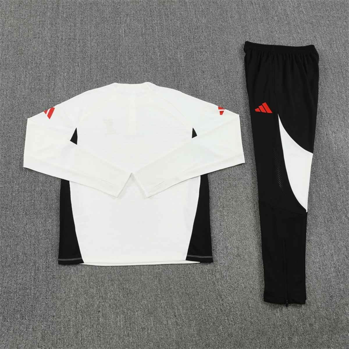 kit-treino-liverpool-fc-2025-26-branco-preto-masculino (1) Conjunto Treino Liverpool FC Calça e Jaqueta Branco 2025/26 Masculina