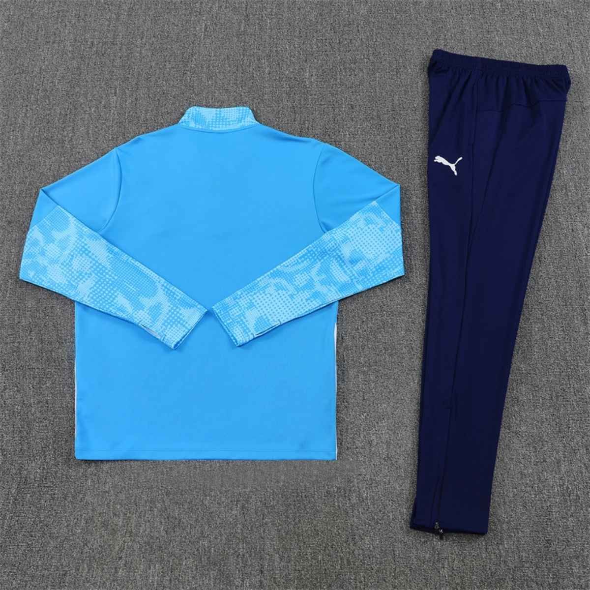 kit-treino-manchester-city-2025-26-cinza-azul-masculino (3) Conjunto Treino Manchester City Calça e Jaqueta Azul 2025/26 Masculino