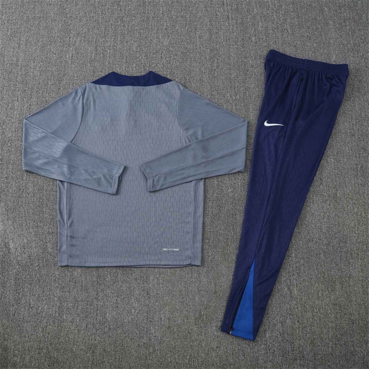 kit-treino-paris-saint-germain-2025-26-cinza-azul-escuro-masculino (2) Conjunto Treino PSG Calça e Jaqueta Cinza 2025/26 Jogador
