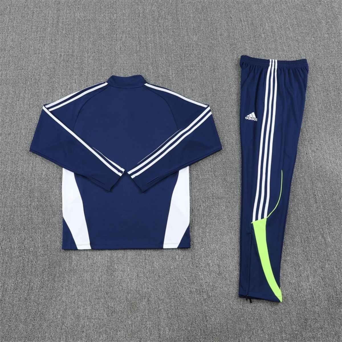 kit-treino-real-madrid-2025-26-azul-branco-masculino (2) Conjunto Treino Real Madrid Calça e Jaqueta Dragão Azul/Branco 2025/26 Masculina