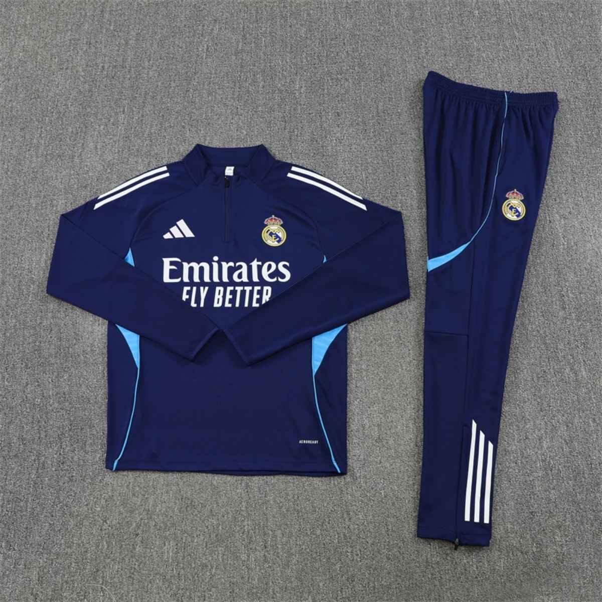 kit-treino-real-madrid-2025-26-azul-escuro-claro-masculino (3) Conjunto Treino Real Madrid Calça e Jaqueta Azul Escuro 2025/26 Masculina