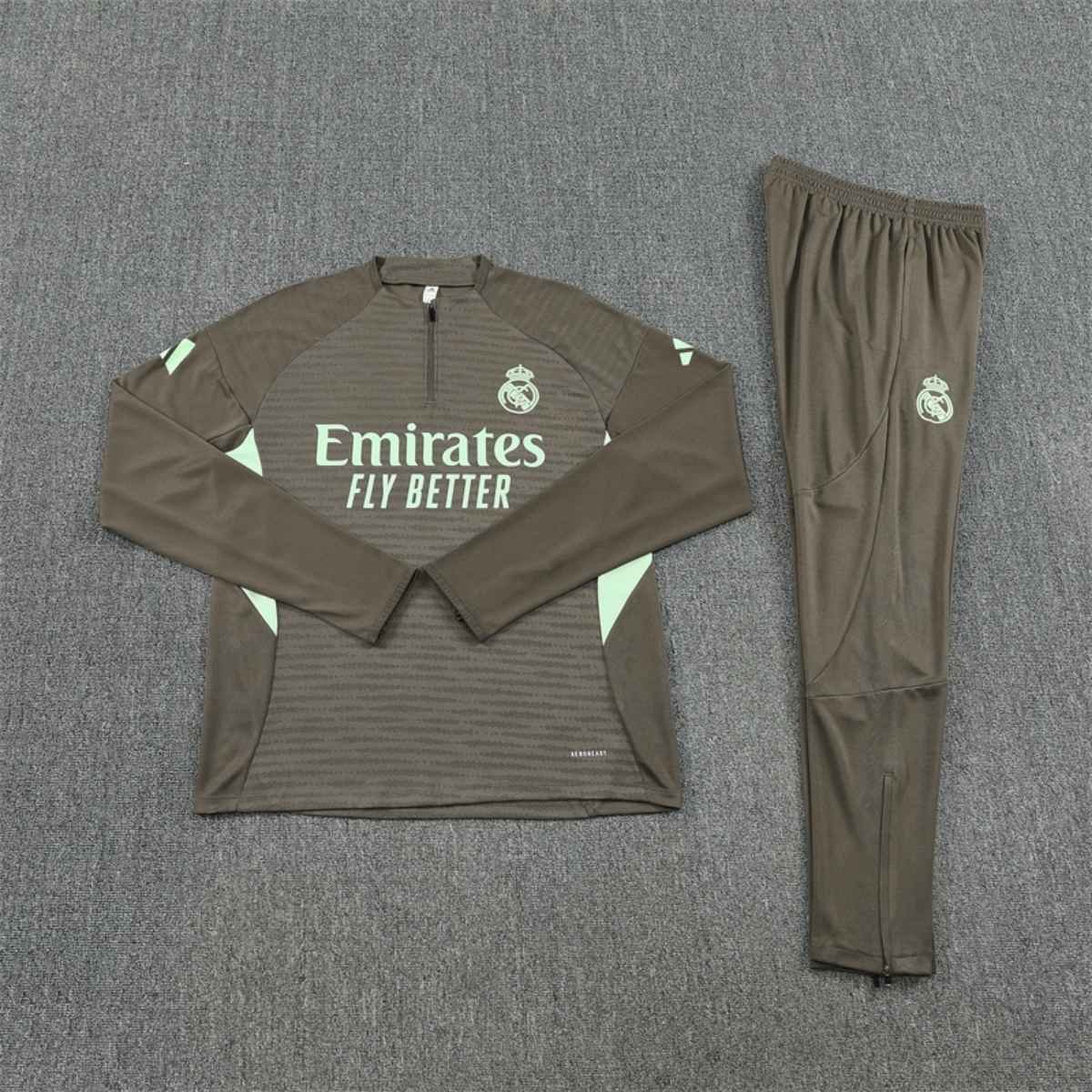 kit-treino-real-madrid-2025-26-cinza-masculino (3) Conjunto Treino Real Madrid Calça e Jaqueta Cinza 2025/26 Masculina