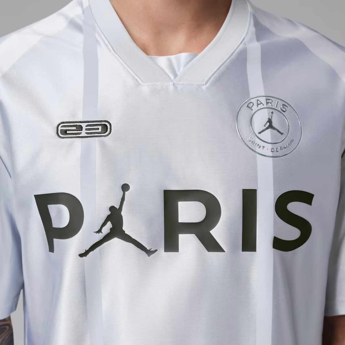 camisa-psg-platinuam-jordan-paris-23-2026-27-masculina (2) Camisa PSG Platinuam Jordan Paris 23 2026/27 Masculina