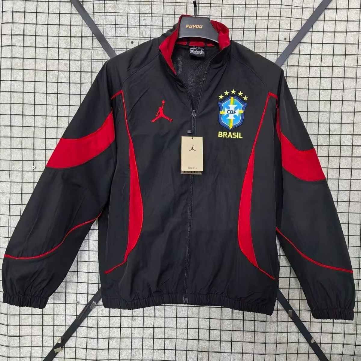 jaqueta-brasil-jordan-hino-PRETA-VERMELHA-copa-2026-27-masculina-098672 (2) Jaqueta Brasil Preta Jordan Copa 2026/27 Team Masculina