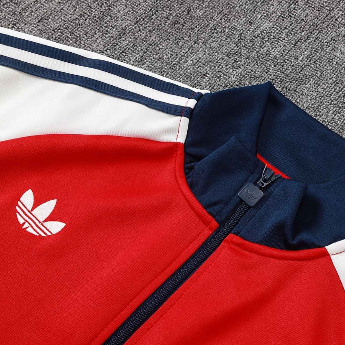 conjunto-jaqueta-calça-arsenal-adidas-originals-viagem-2026-27-masculino (2) Conjunto Viagem Arsenal Jaqueta Vermelha e Calça Adidas Originals 2026/27 Masculino